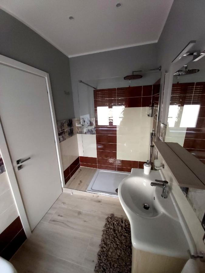 Le Stanze Di Dalia Bed & Breakfast Кротоне Екстериор снимка