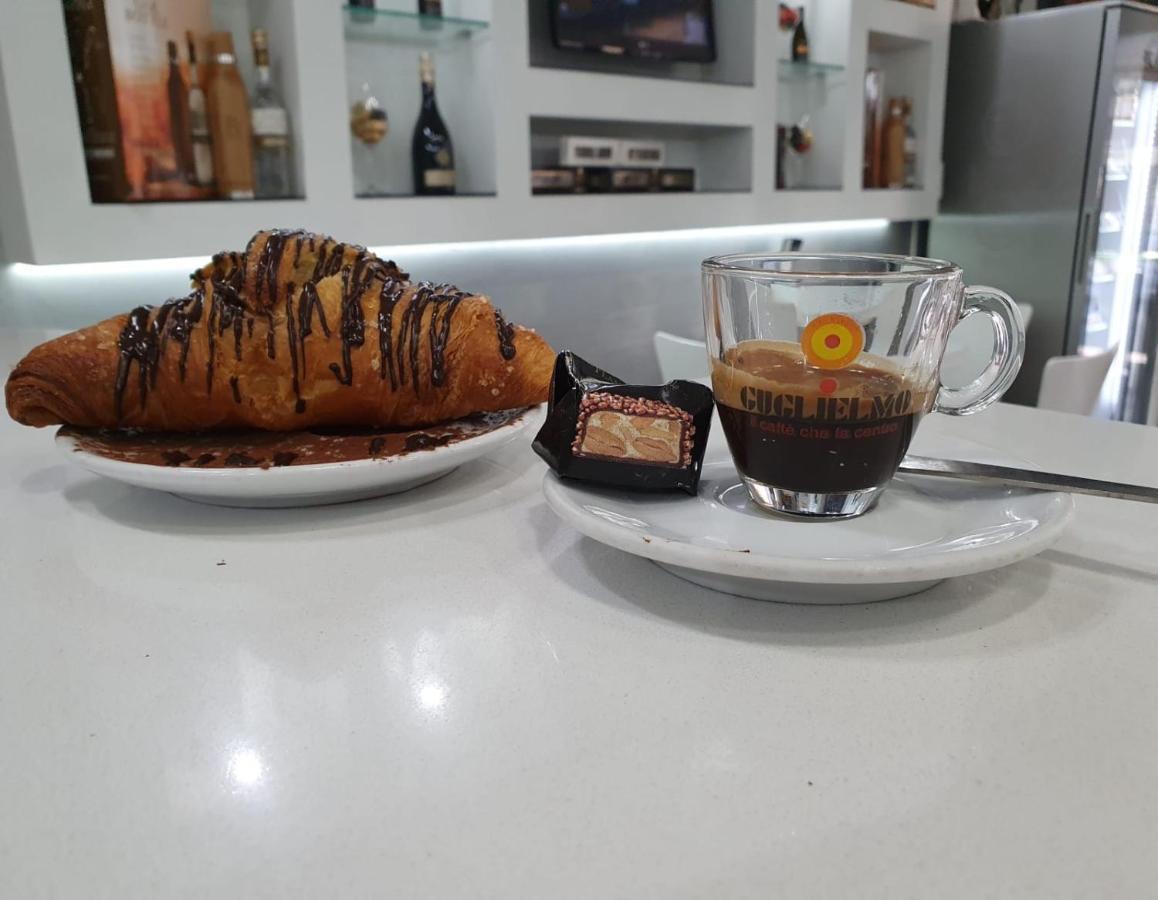 Le Stanze Di Dalia Bed & Breakfast Кротоне Екстериор снимка